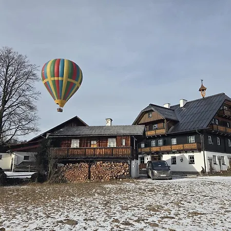Bauernhof Helpferer شقة *