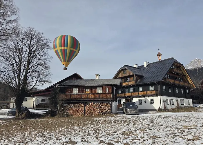 Bauernhof Helpferer شقة *